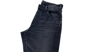 ブリーチ加工 グラデーション ブラックデニムパンツ (Women)　ディテールカット１　株式会社DOORS（ドアーズ）