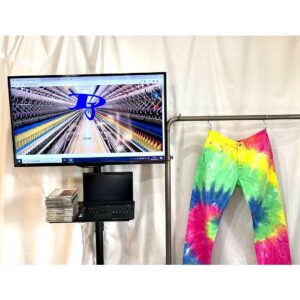 展示会場　ディスプレイ　タイダイ染めパンツ 2　インスタグラム　株式会社DOORS（ドアーズ）