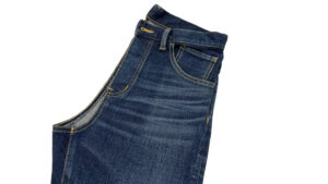 リジッドライク　ユーズド加工　デニムパンツ　 (Womens) 　ディテールカット１　株式会社DOORS（ドアーズ）