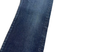 リジッドライク　ユーズド加工　デニムパンツ　 (Womens) 　ディテールカット２　株式会社DOORS（ドアーズ）